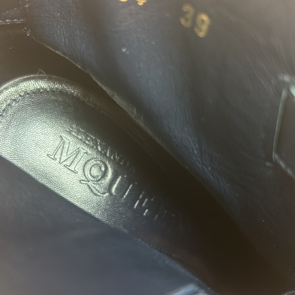 Perfect Alexander McQueen Gold Studded Lace Up Peep Toe Bootie 39 8.5 - Picture 8 of 10